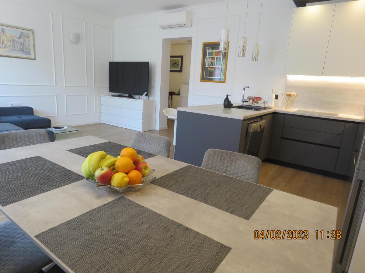 Peacock Apartment Split