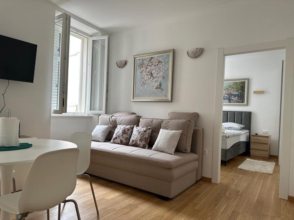 Old Town Apolon Luxury Apartment *