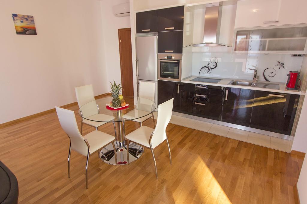 Appartement Adela Znjan *
