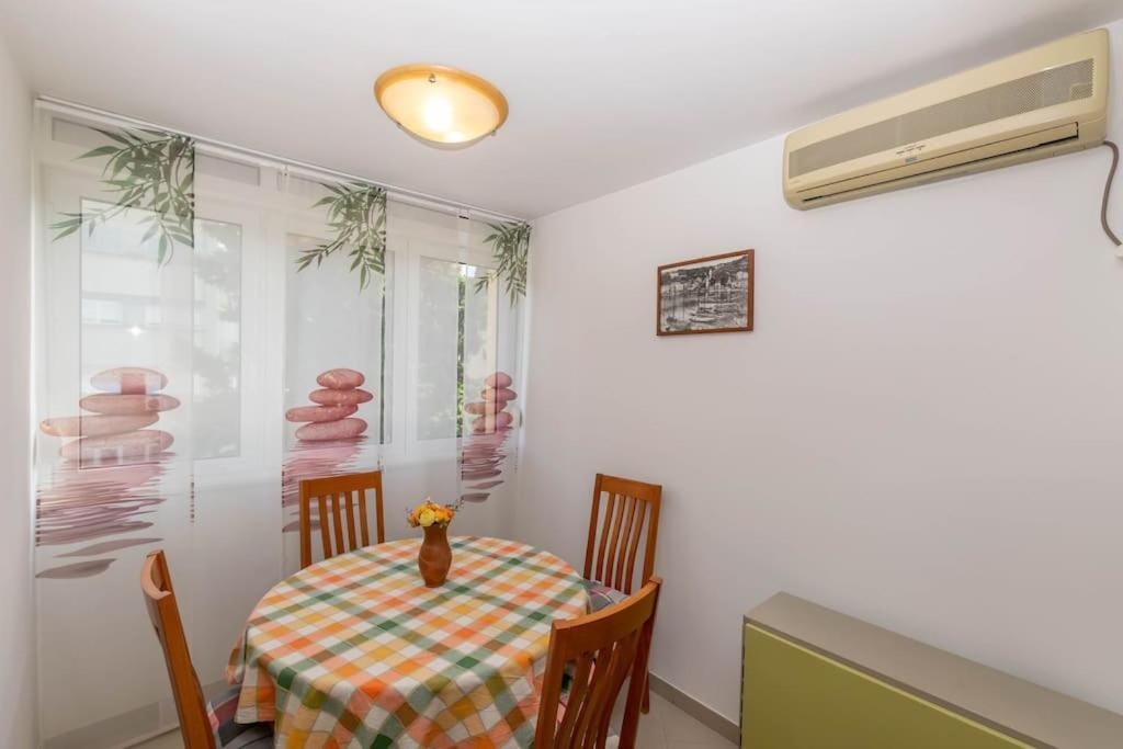 Rose Apartment *