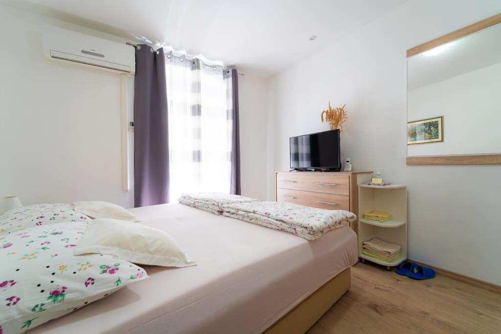 Charming In Old Town Apartment