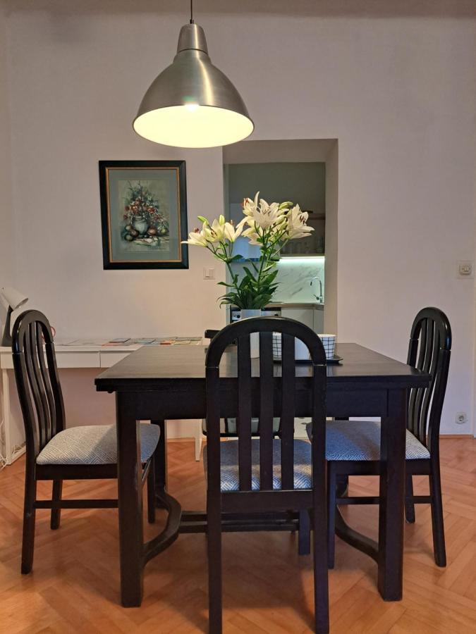 Apartman Emaus Garden - Center & 2 Bth Split
