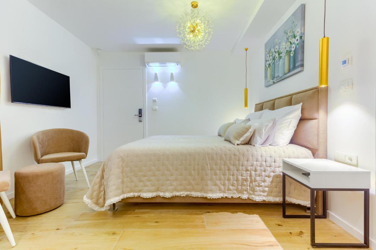 krevet i doručak Irini Luxury