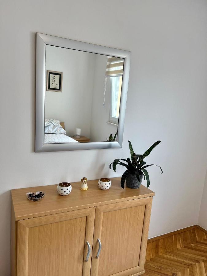Apartment Jj