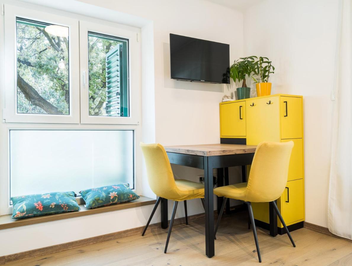 Zuzu Apartment Split