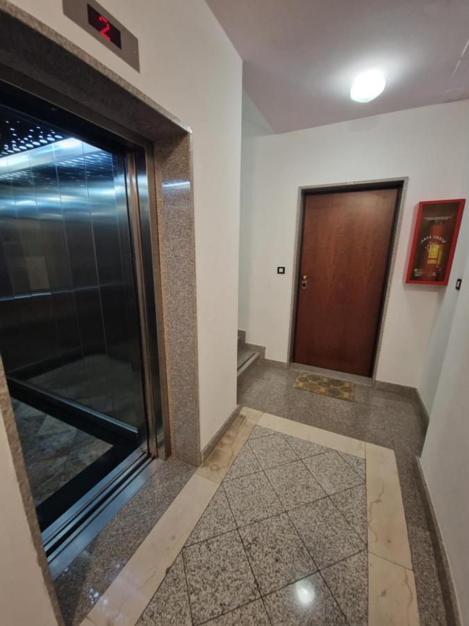 Karoglan Apartment *