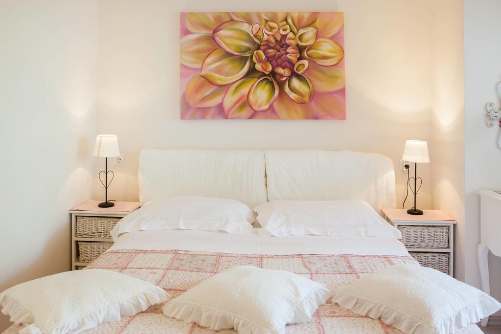 Beach - Demi Apartment Split