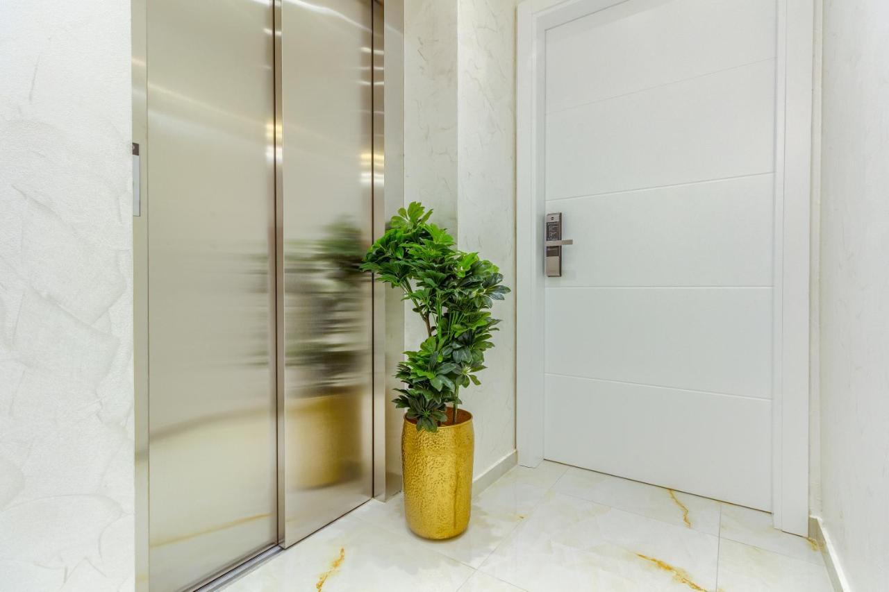 Irini Luxury 4*