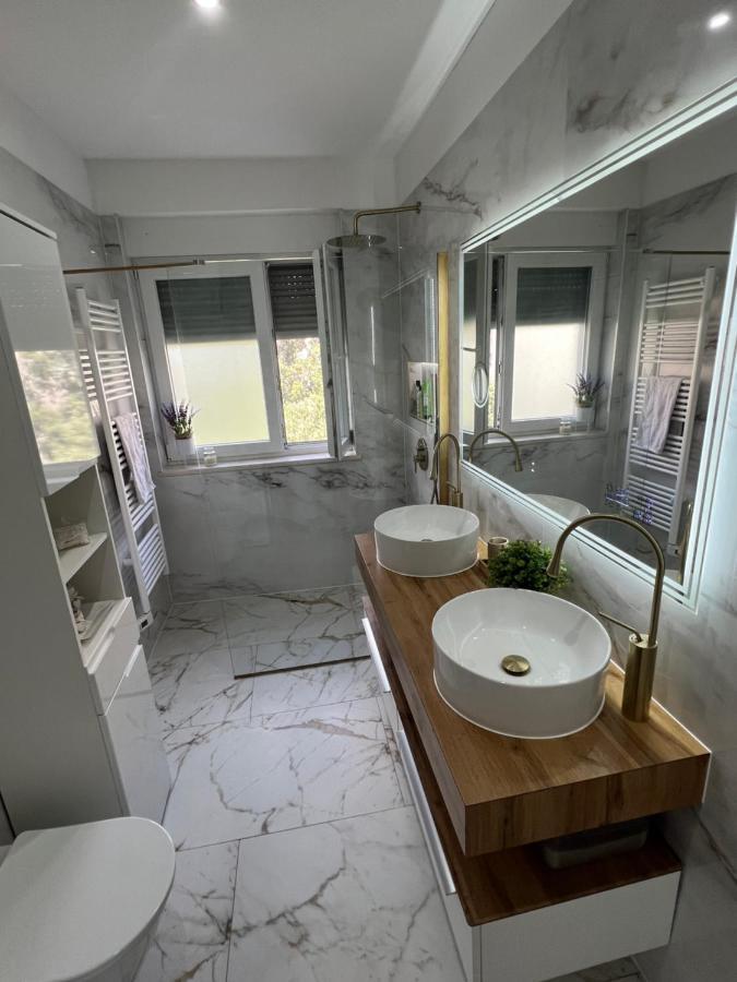 Anachi Apartment