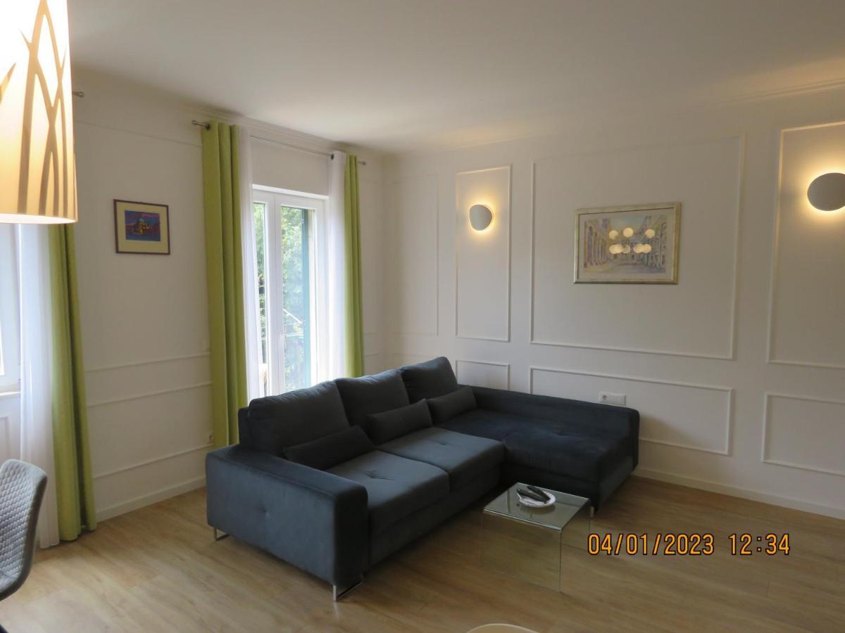 Apartment Peacock *