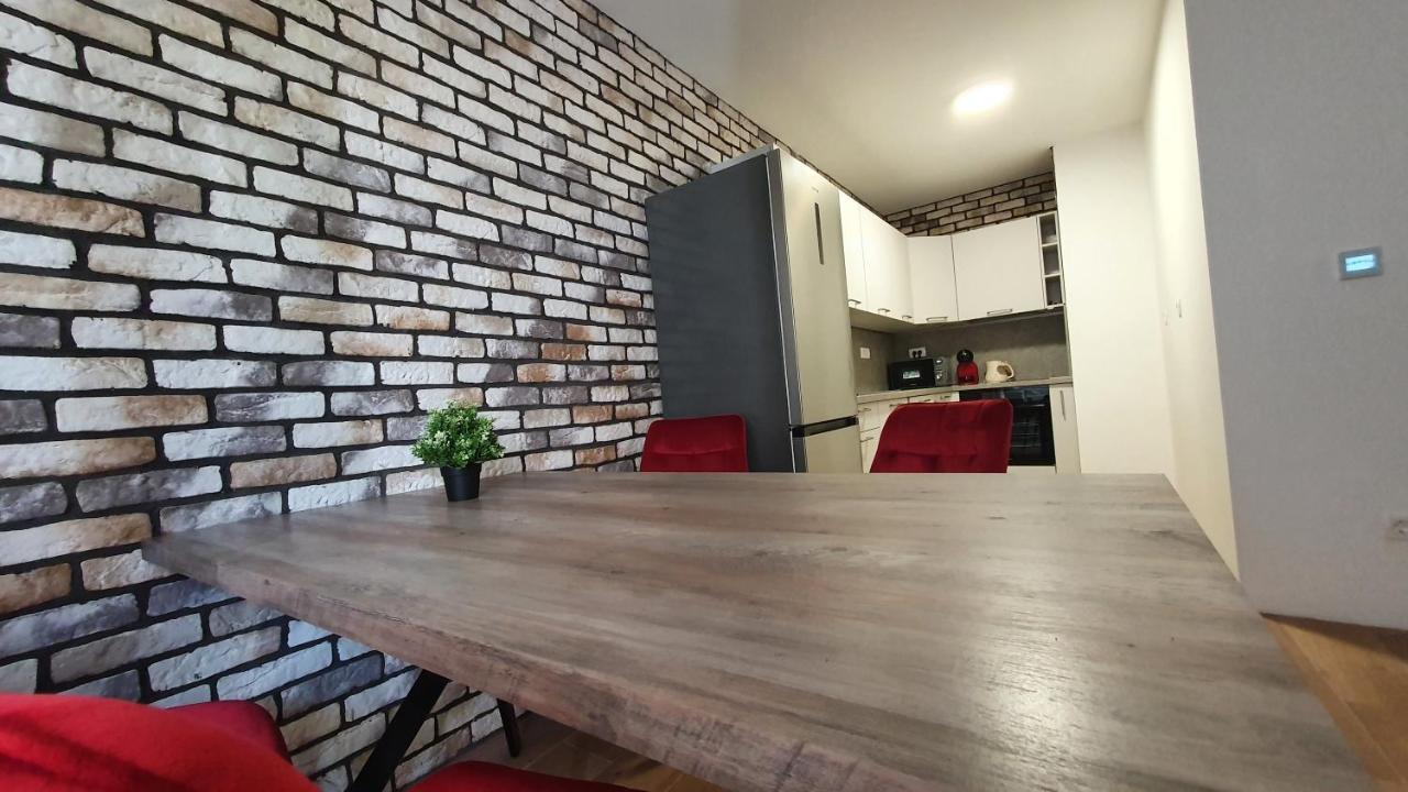 New Cute Apartman Ante Split