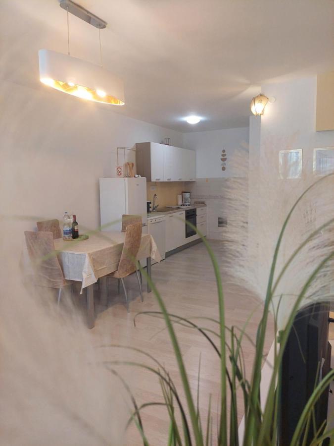 Apartamento Golden Star Split
