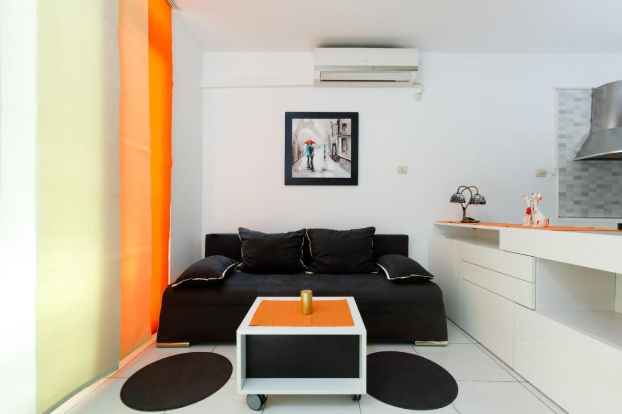 Sunny Side Up Apartment *