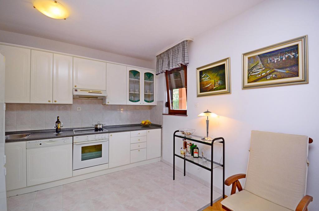 Luxury Apartment Ela 3*