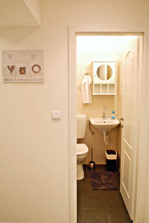 Viktorija Apartment *