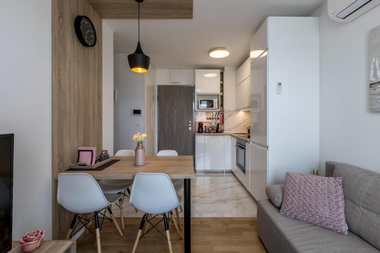 Studio B Apartment *