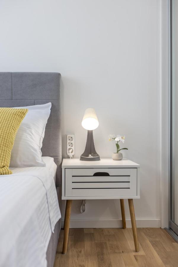 Studio B Apartment Split