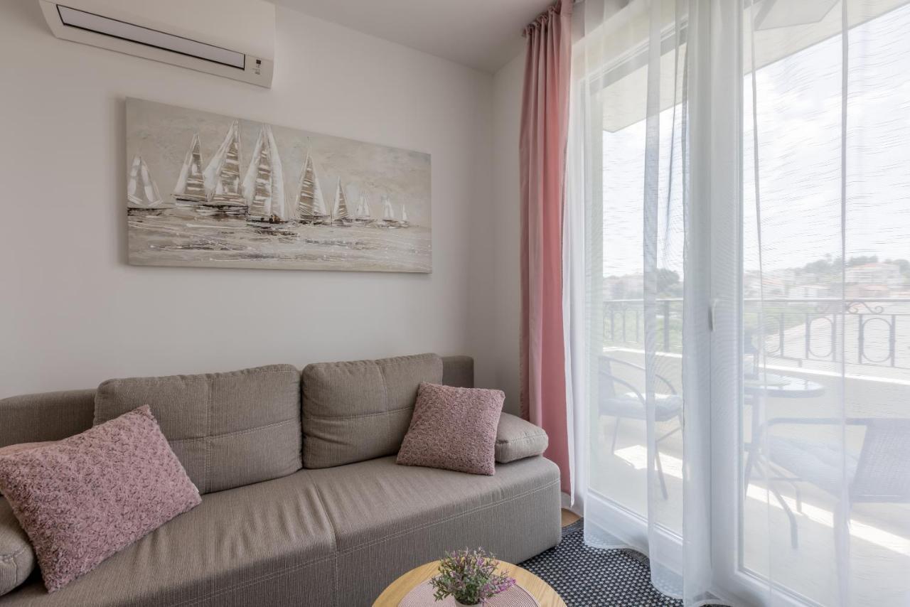 Studio B Apartment Split