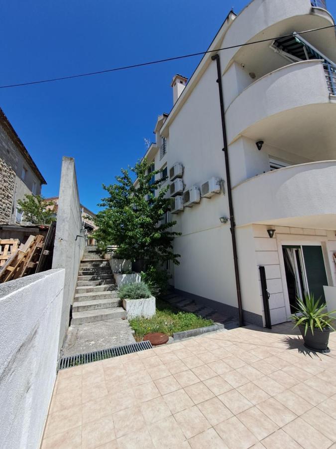 Emanuela Apartment