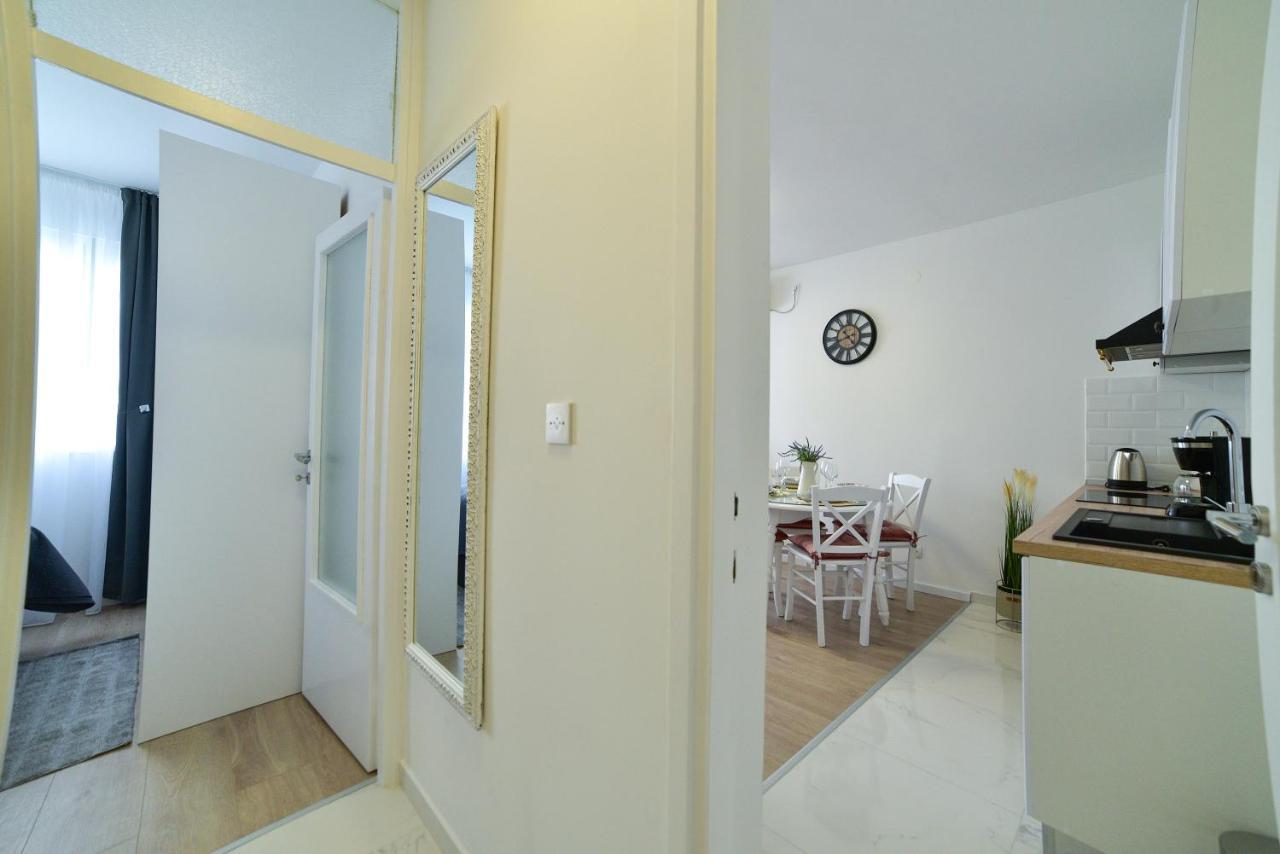 New And Modern Baroni Apartman Split
