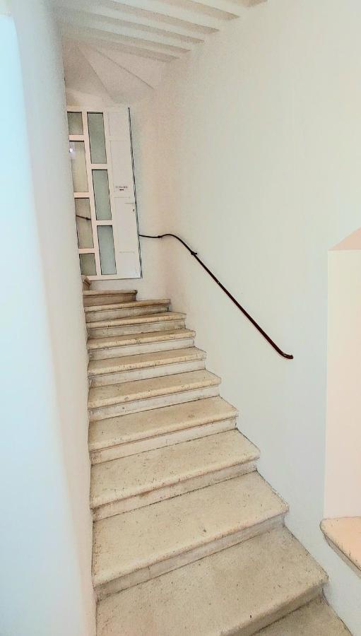 3m Peristil