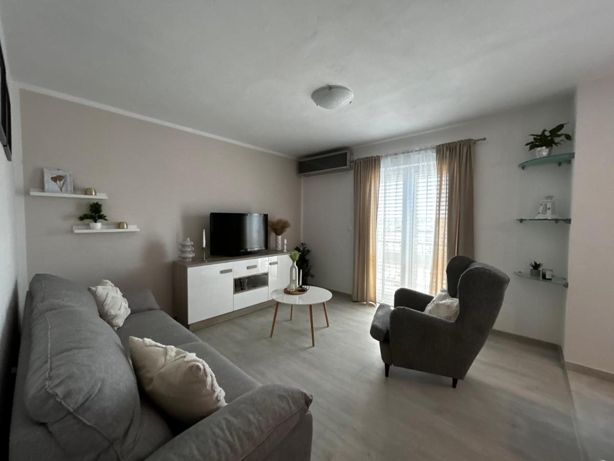 One Apartman *