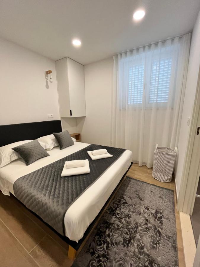 Apartment Blue With Shared Pool Split