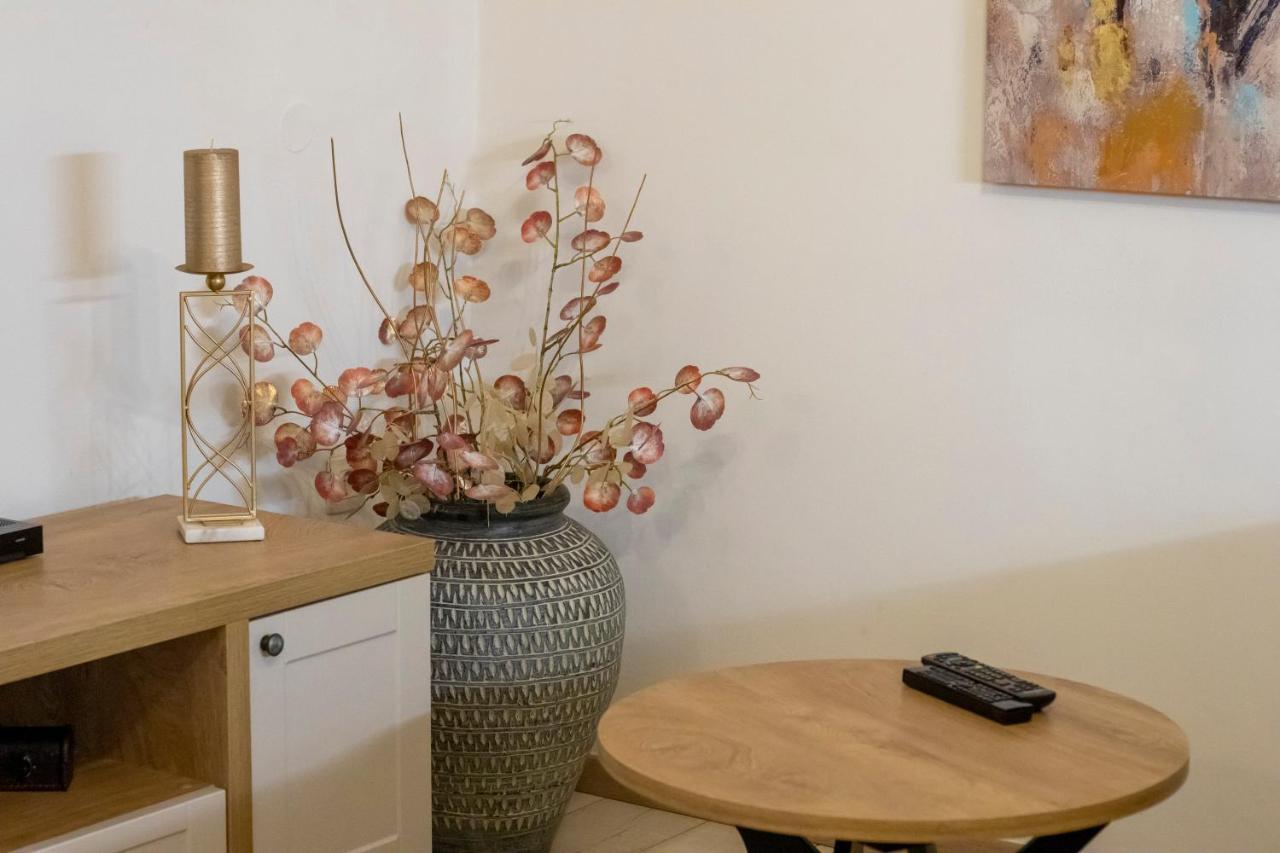 Yellow Apartment Split