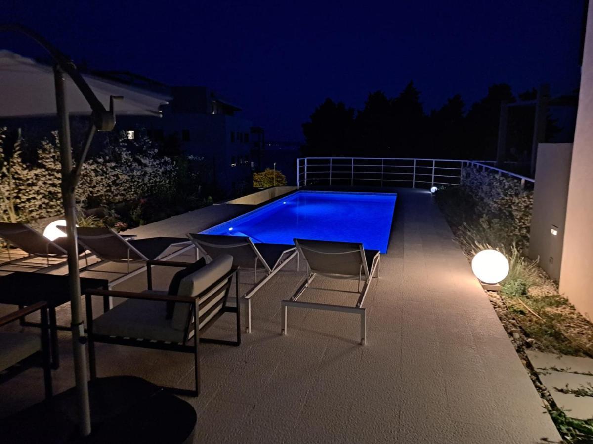 With Private Pool Split
