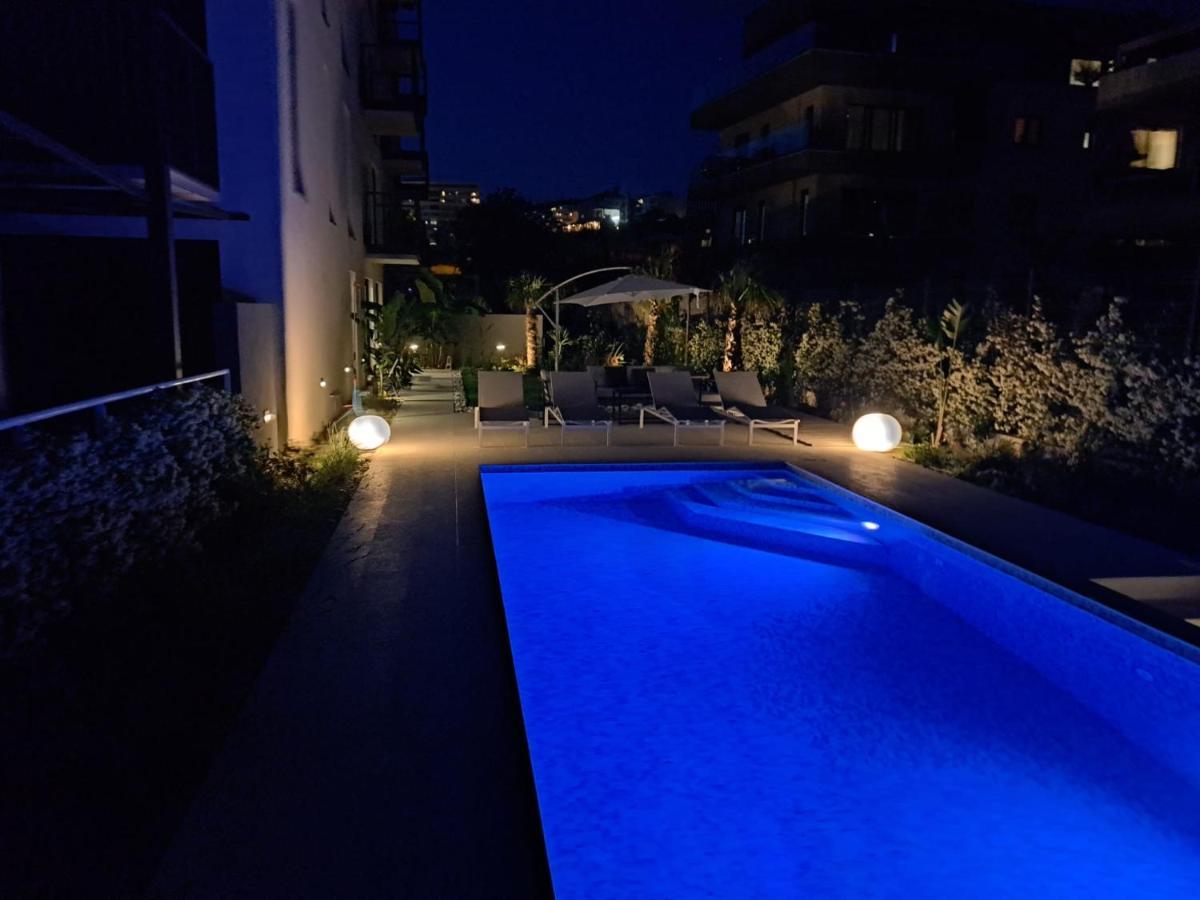 Apartamento With Private Pool