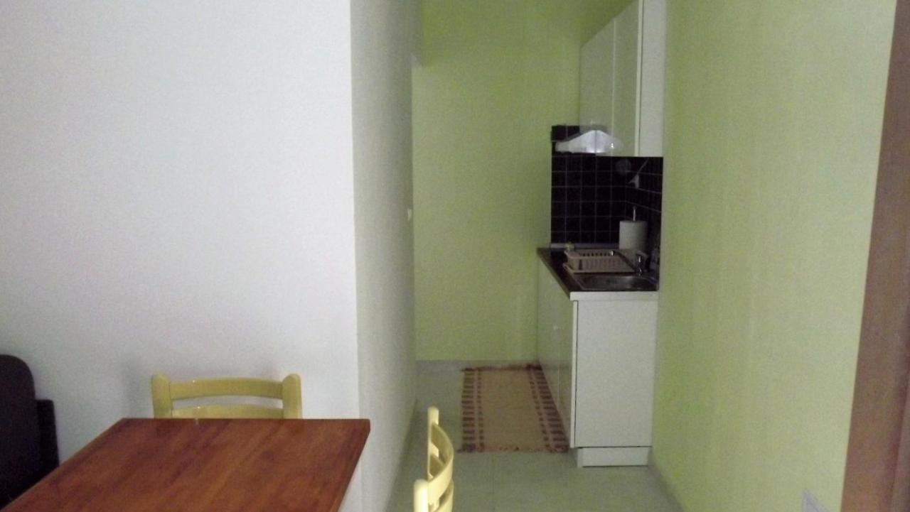 11 Apartman *