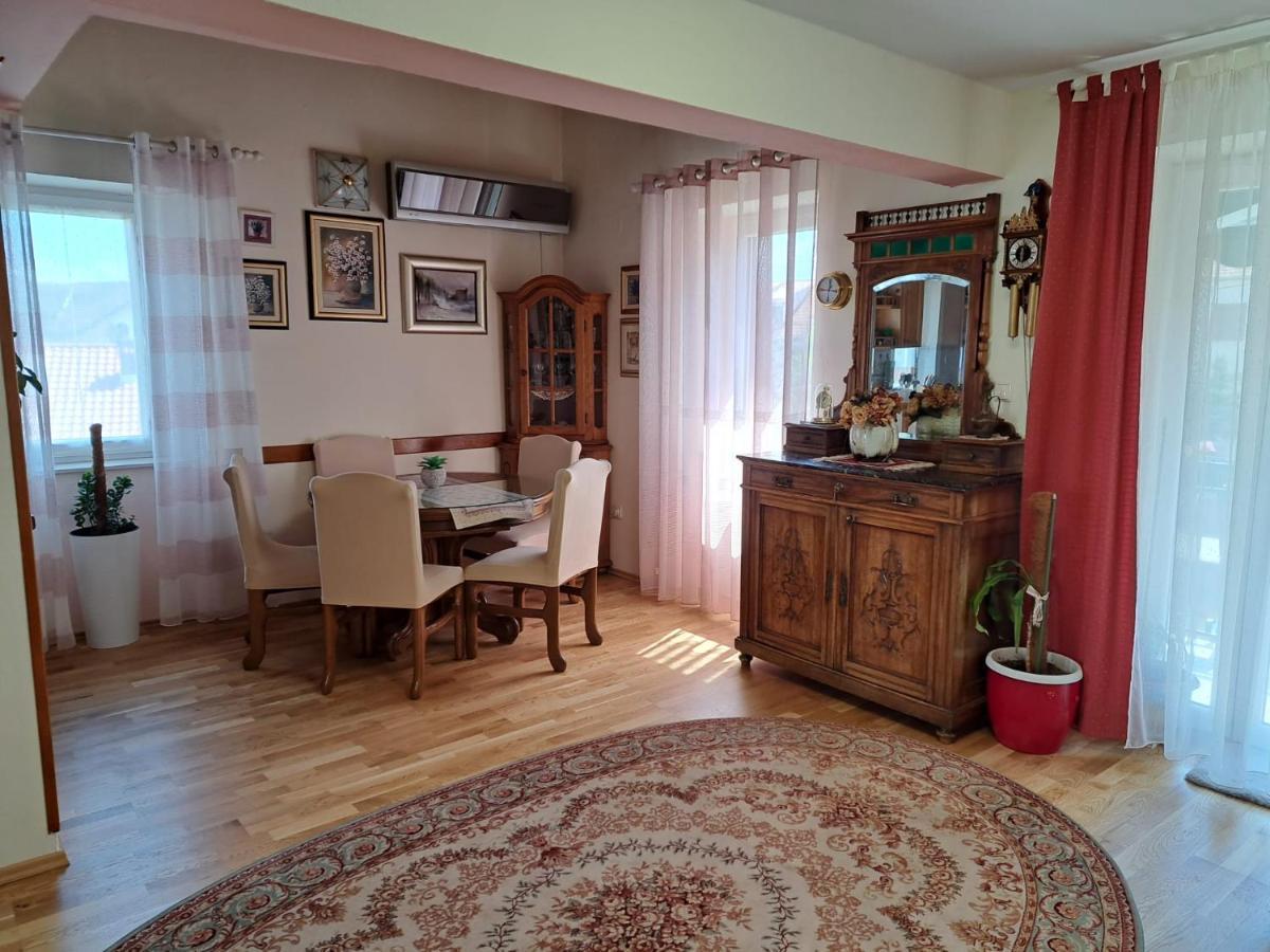 Bella Sanja * Split