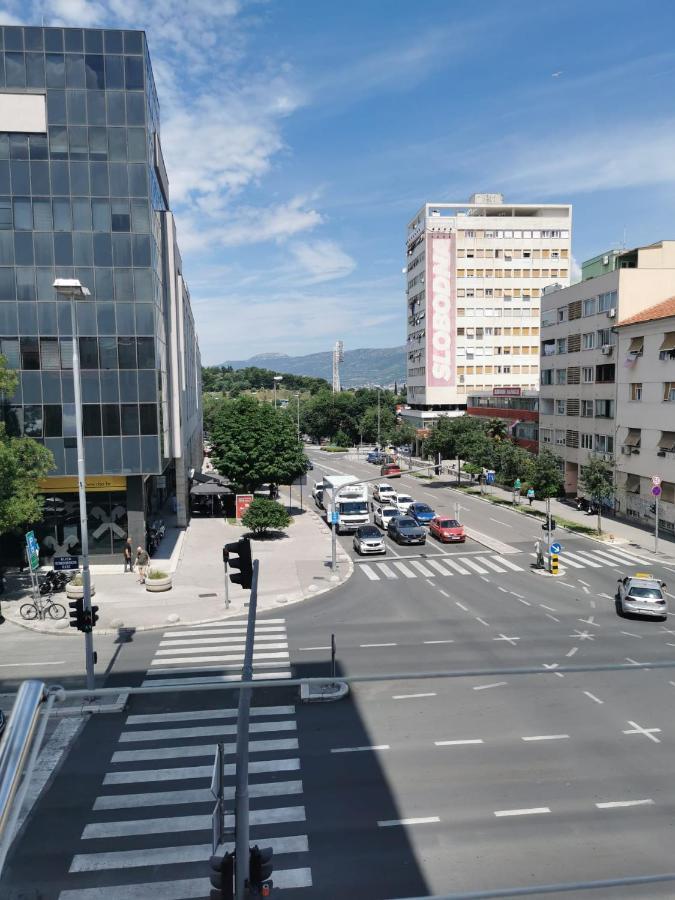 Cityviews * Split