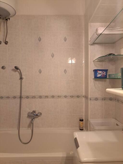 Emaus Garden - Center & 2 Bth Apartman *