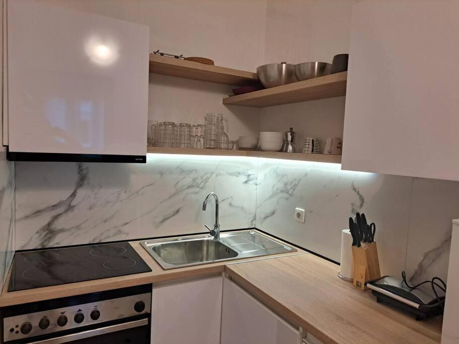 Emaus Garden - Center & 2 Bth Apartman