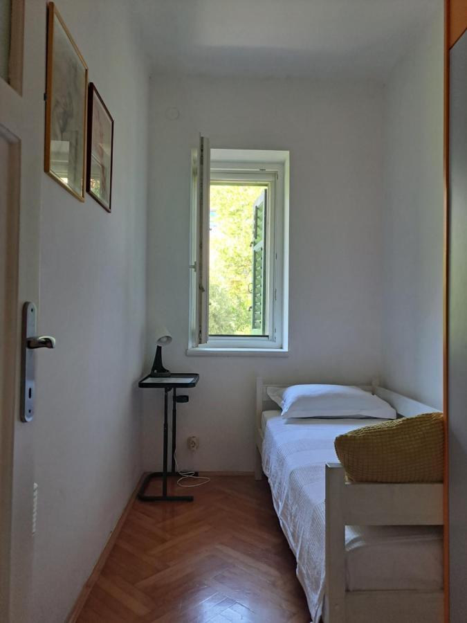 Emaus Garden - Center & 2 Bth Apartman