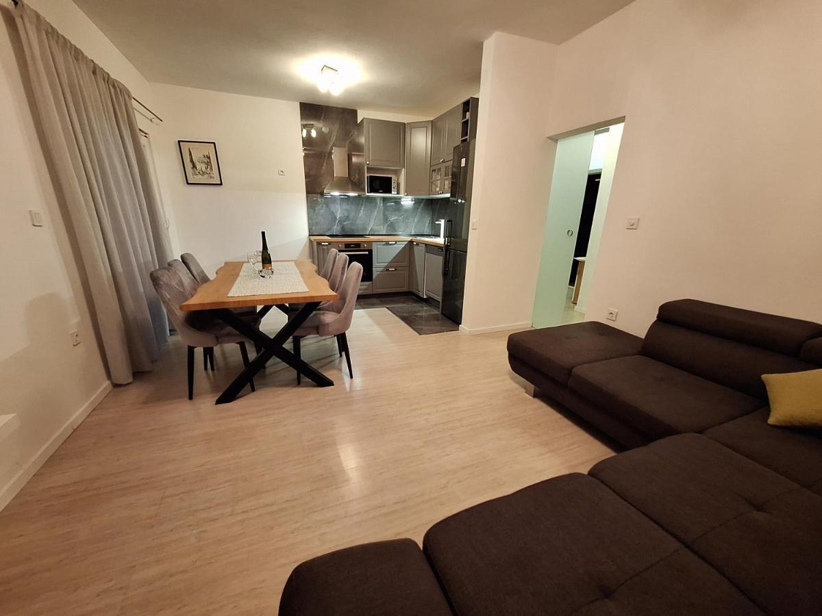 With Private Swimming Pool Apartment *