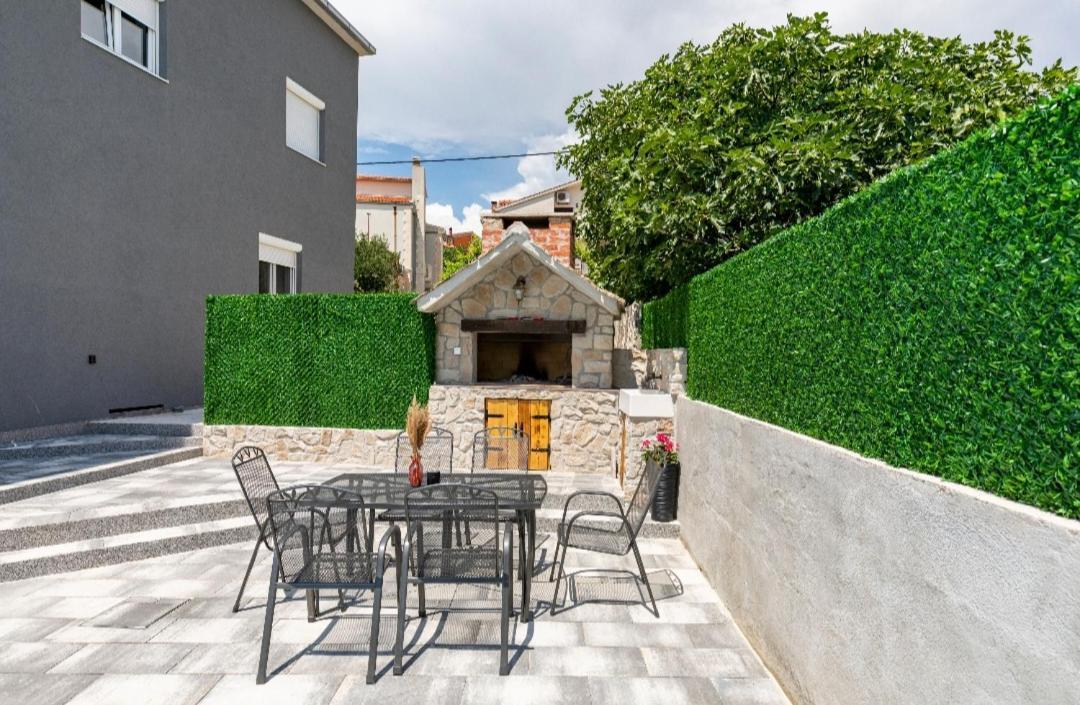 Ivancica Holiday home *