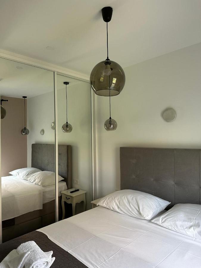 Apartman Mare's 1 *