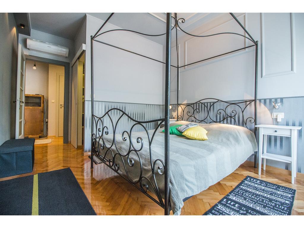 Shades Of Grey Apartment *