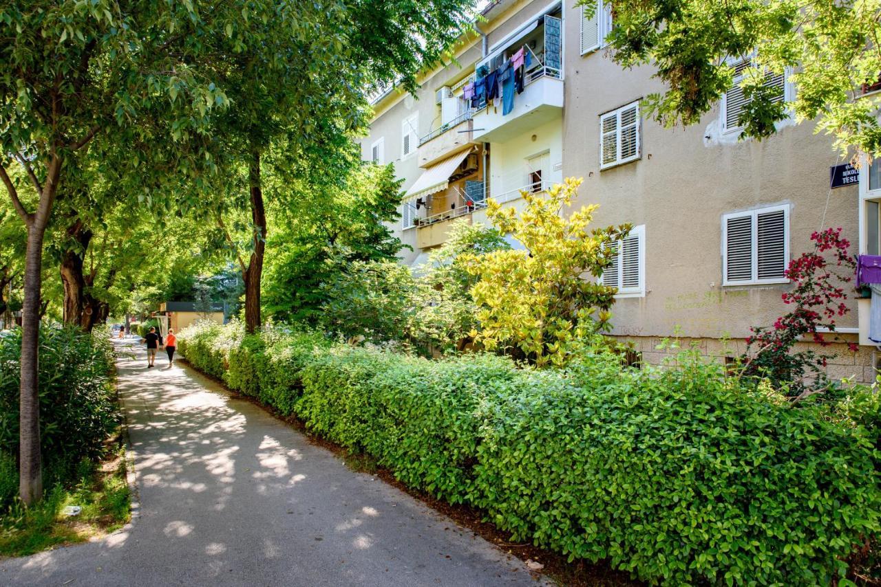 Central 2 Bedroom, Free Private Parking *