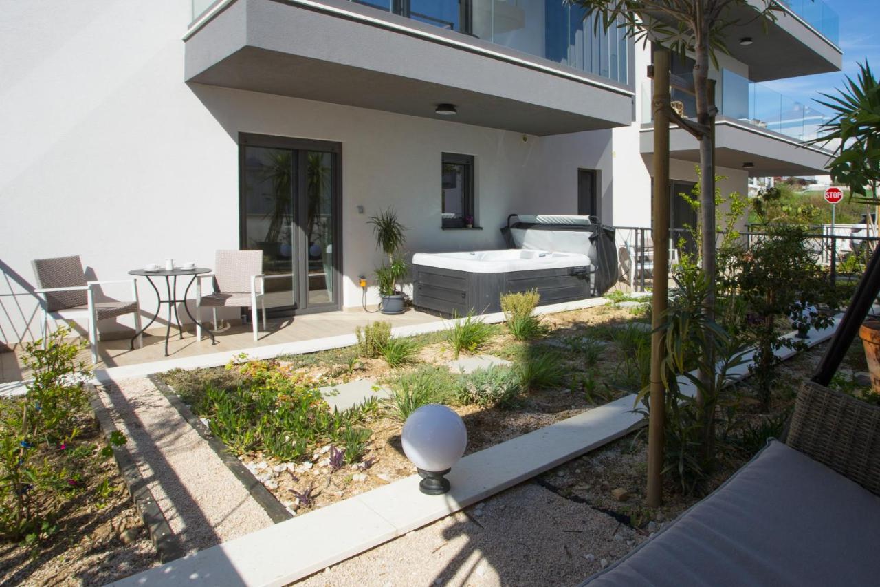 Apartment And Hot Tub *