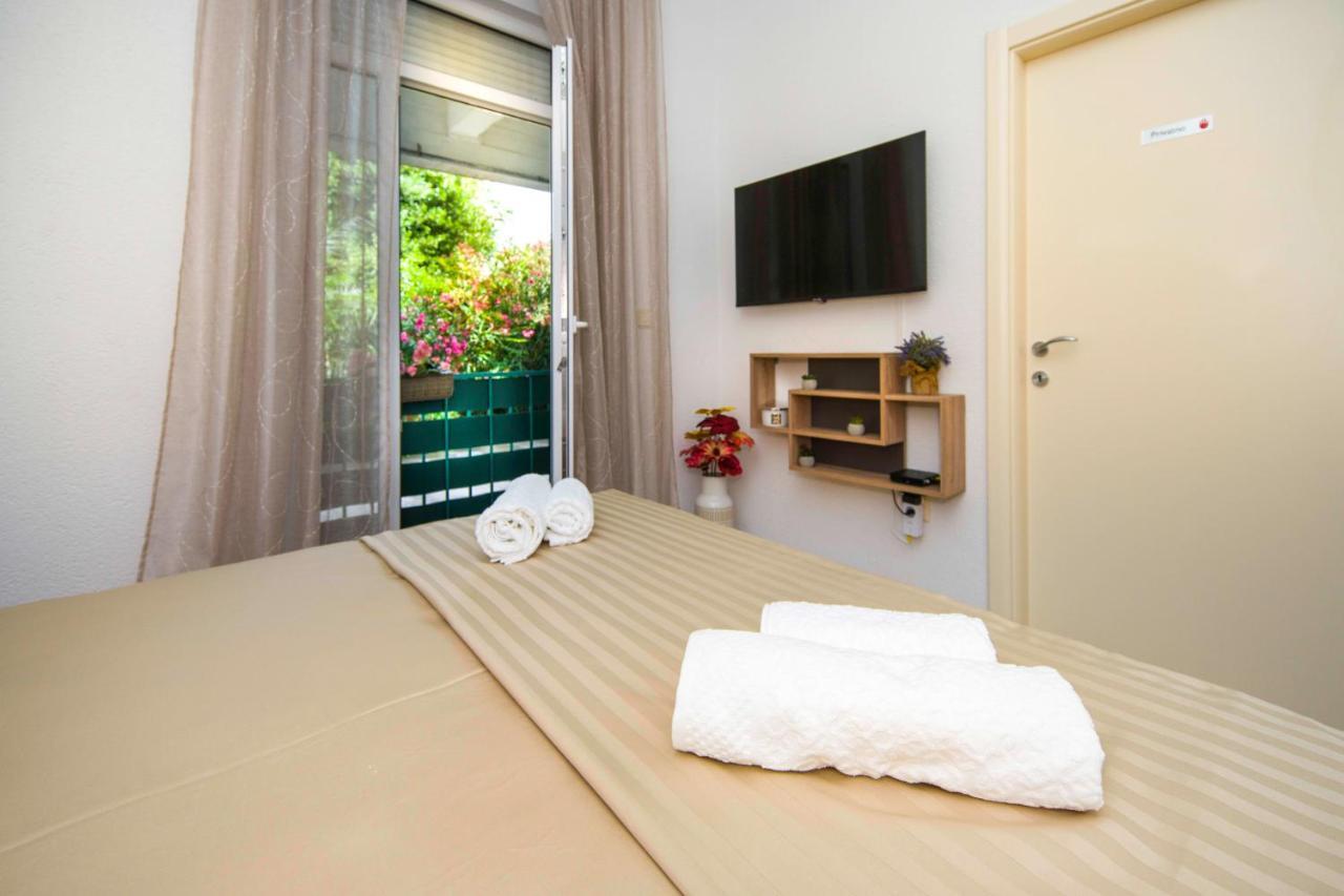 Apartment Alice Central Luxe Apartment Split
