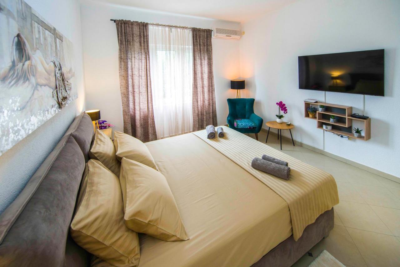 Apartment Alice Central Luxe Apartment Split
