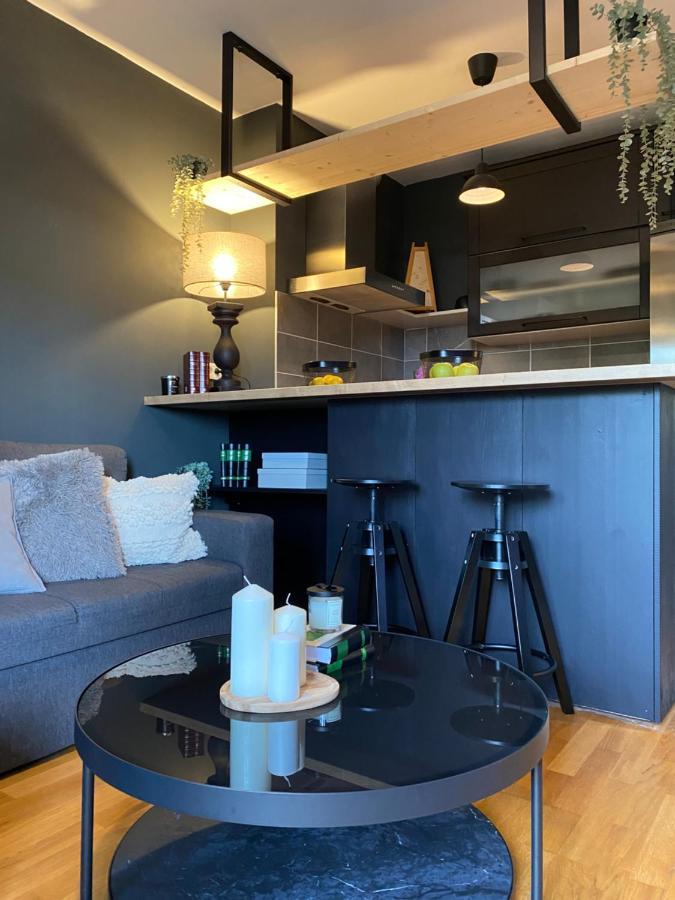 Bubble Apartment Split