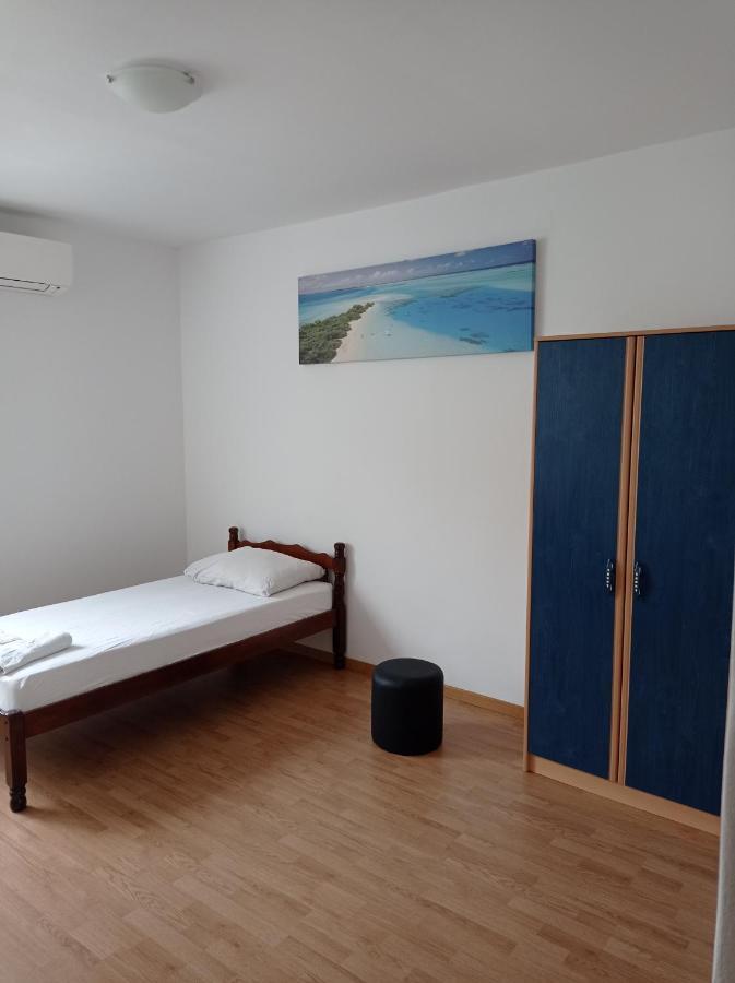 Privatunterkunft And Cozy Two Single Bed