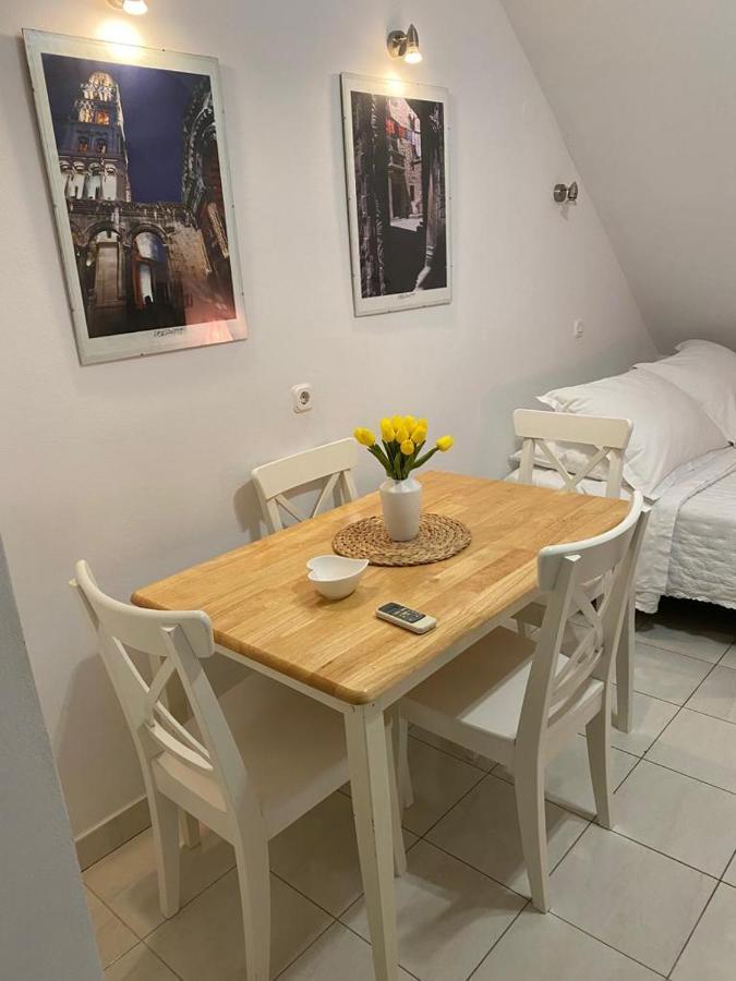 Private In Diocletians Palace Apartamento *