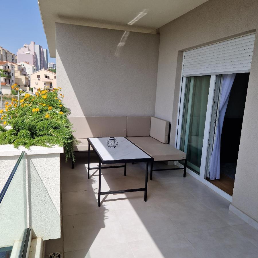 Mare With Terrace Apartment
