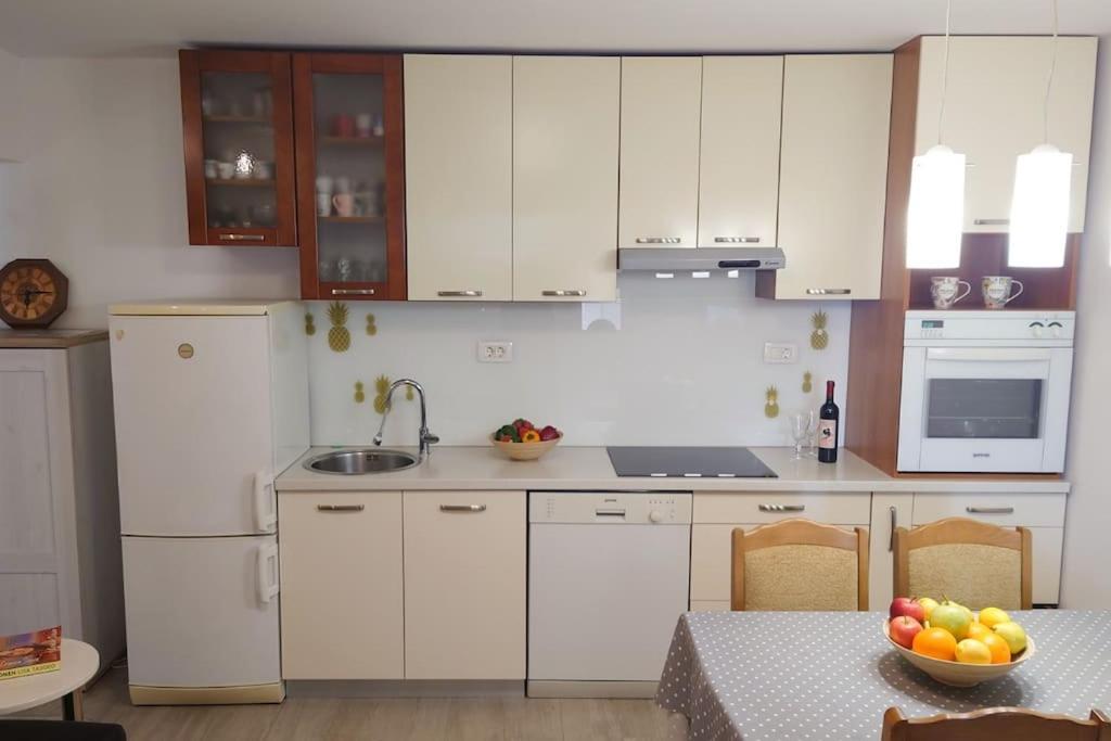 Apartment Cozy & Bright In Split