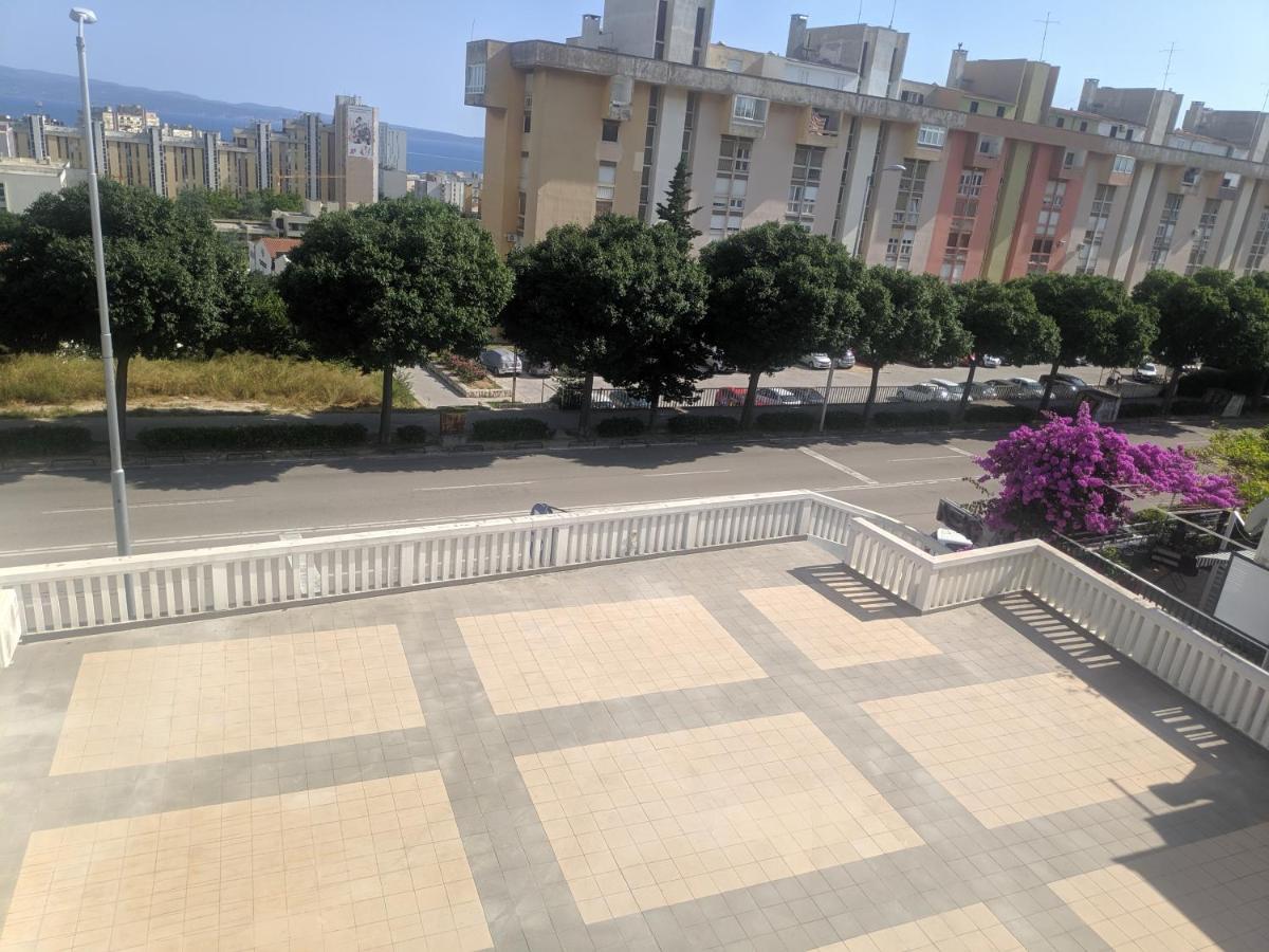 Ac With 2 Bedrooms And 2 Bathrooms-free Private Parking Apartment Split